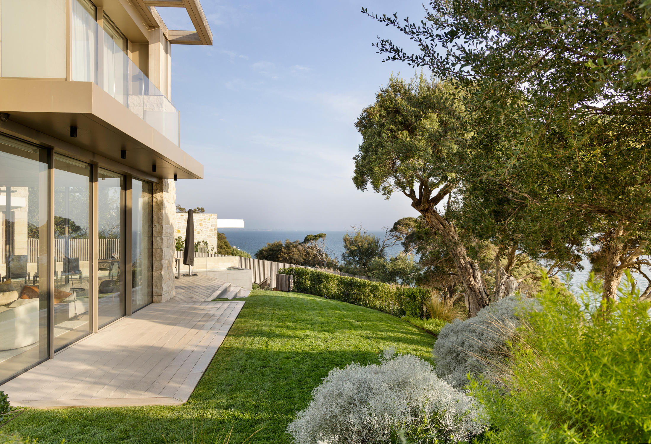 Perfect Pairs for a Stunning Coastal Garden