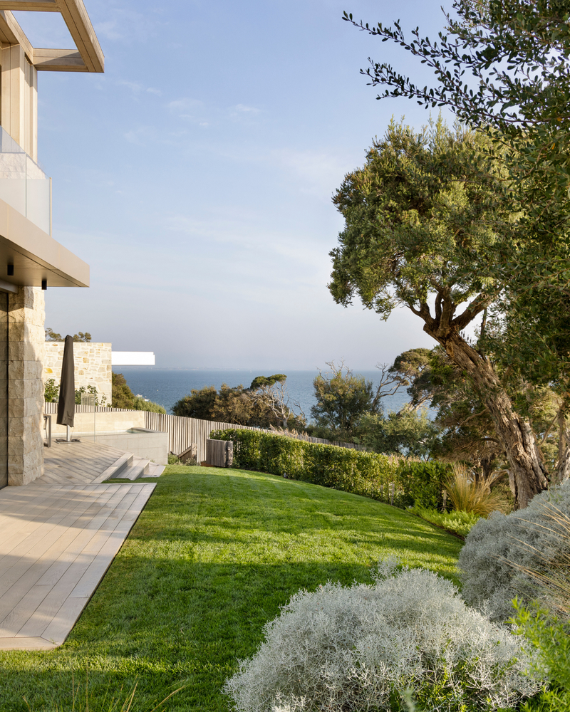 Perfect Pairs for a Stunning Coastal Garden