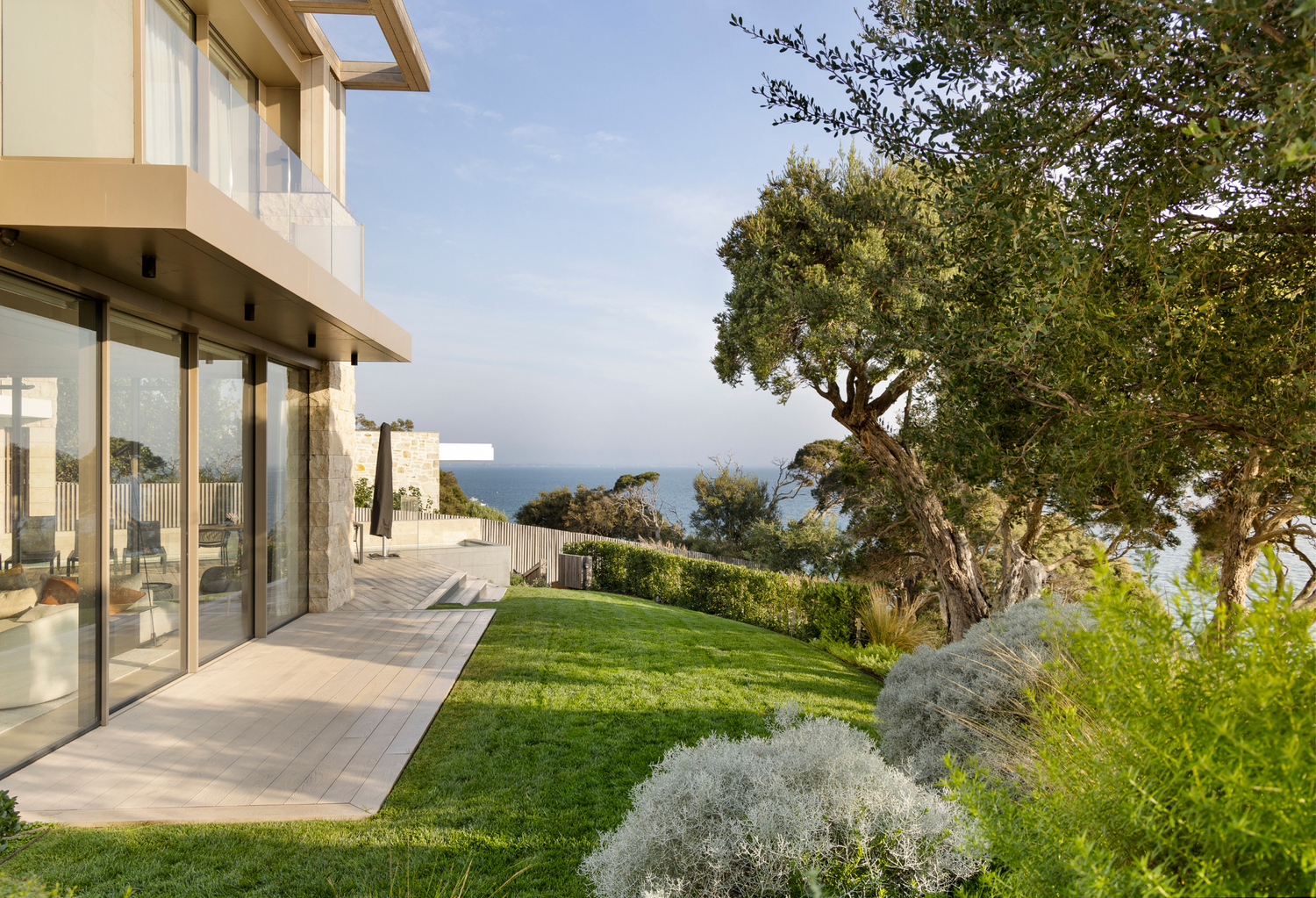 Perfect Pairs for a Stunning Coastal Garden